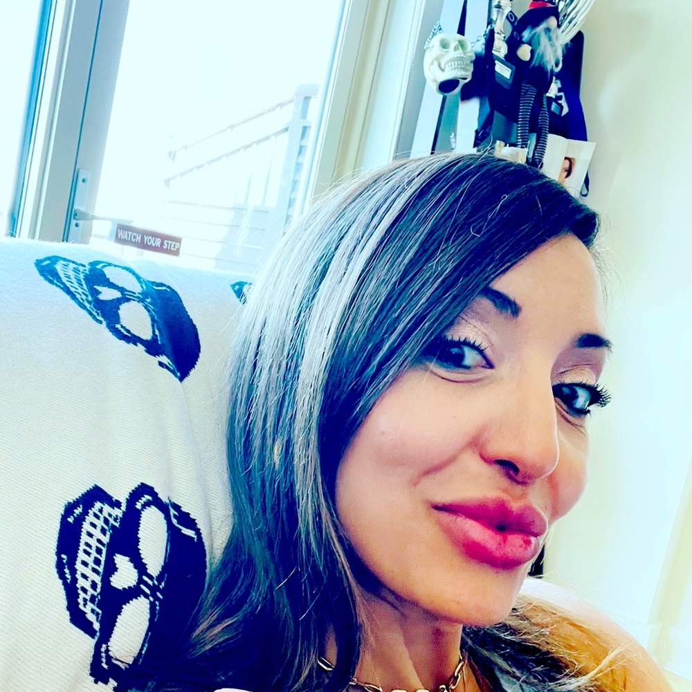 Meet your Posher, Nassima